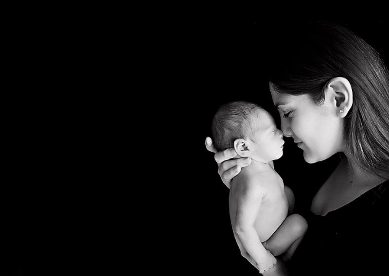mom-and-newborn-baby