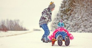 kids-playing-in-snow