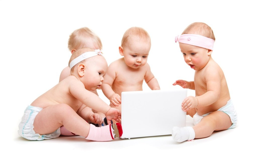 babies-playing-computer_1920x1200