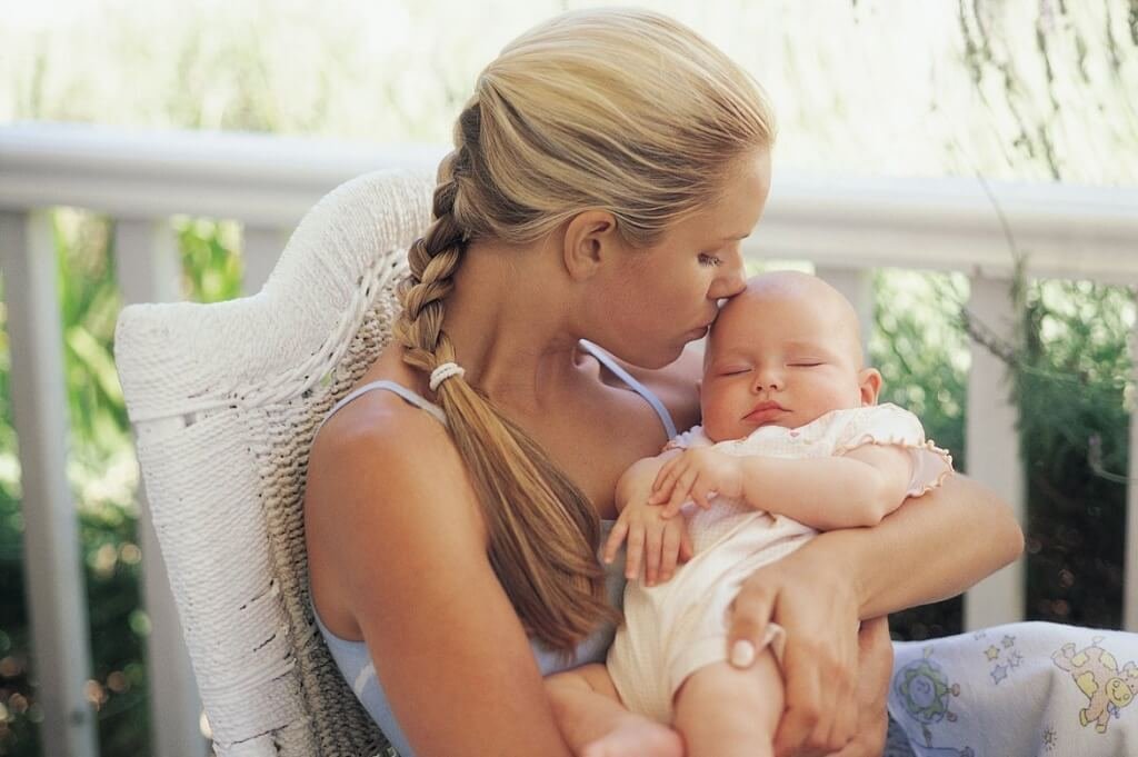15-Newborn-Baby-Care-Tips-for-New-Moms
