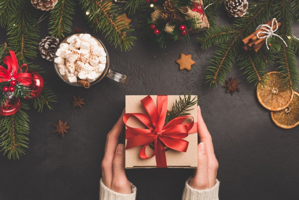 29173328-christmas-gifts-for-him_cover_2000x1335